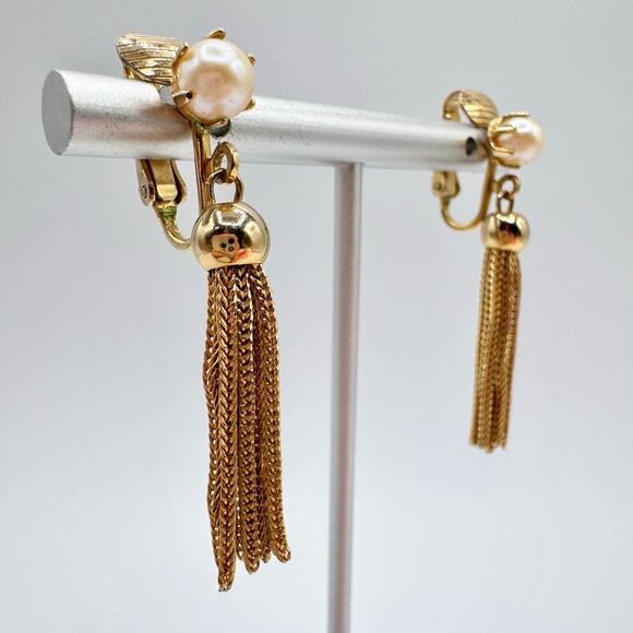 Vintage Faux Pearl And Tassel Clip On Earrings Gold Tone Chic Occasion Holiday - Picture 5 of 10